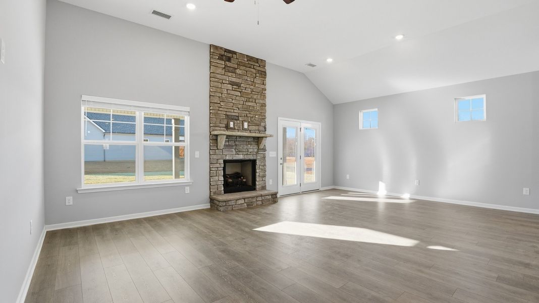 Spacious, unfurnished interior of a new home in Stillwater, Tullahoma (Image 17).