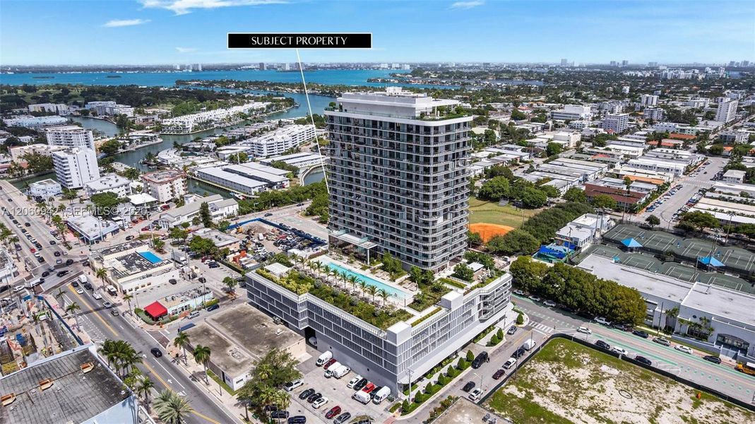Condo located in Miami Beach, FL showcasing its design and architecture (Image 29).