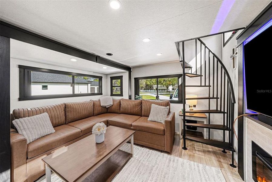 Furnished interior view inside a new home in , Lutz (Image 49).