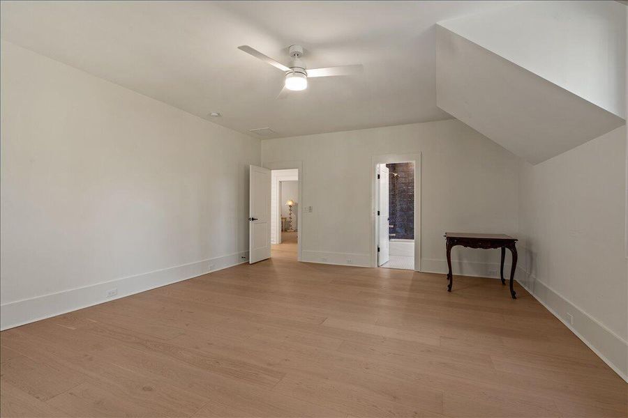 Spacious, unfurnished interior of a new home in , Kiawah Island (Image 21).