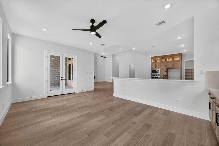 Spacious, unfurnished interior of a new home in Friendswood Trails 70' Homesites, Friendswood (Image 23).