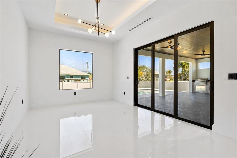 Spacious, unfurnished interior of a new home in , Cape Coral (Image 39).