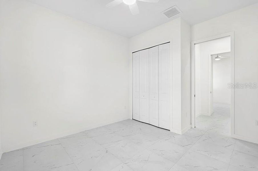 Spacious, unfurnished interior of a new home in , Cape Coral (Image 37).