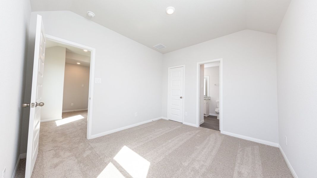 Representative unfurnished interior of a home built from the The Landry by Legend Homes in Cinco Lakes, San Antonio (Image 27).