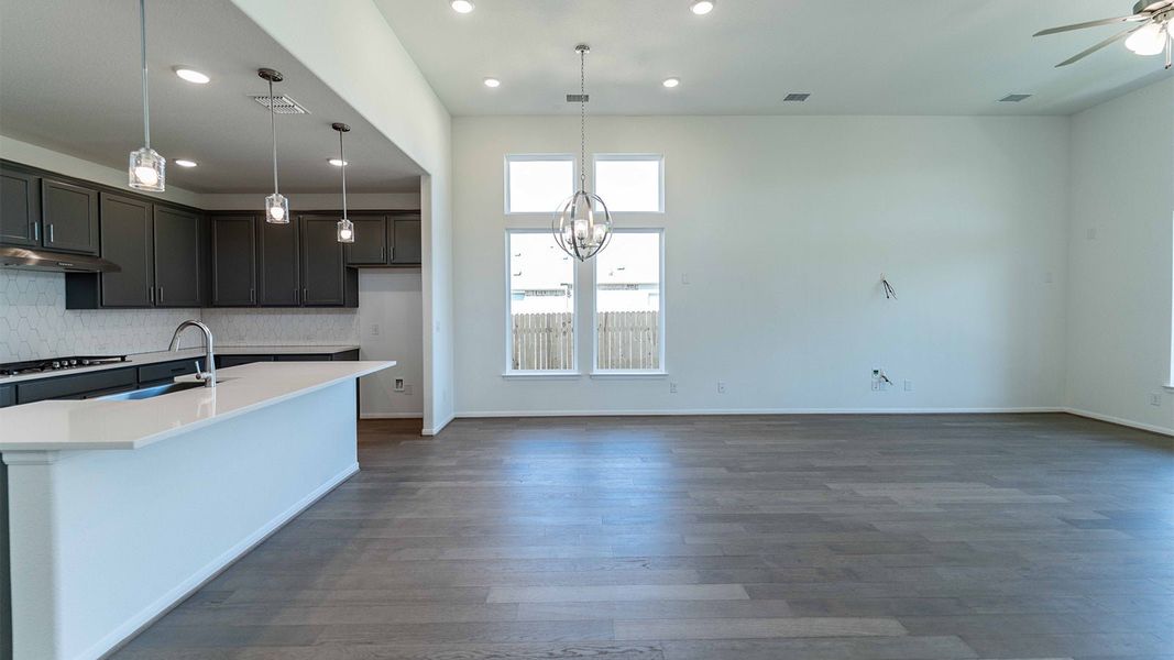 Spacious, unfurnished interior of a new home in Santa Rita Ranch, Liberty Hill (Image 21).