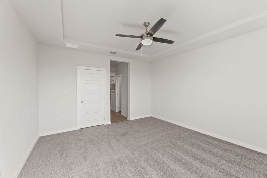 Representative unfurnished interior of a home built from the Hondo by Hakes Brothers in Highland Ridge, New Braunfels (Image 36). Representative unfurnished interior of a home built from the Hondo by Hakes Brothers in Highland Ridge, New Braunfels (Image 36).