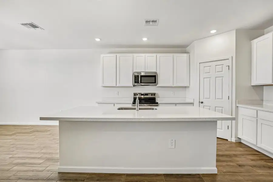 Representative images and renderings are for illustrative purposes. Actual structural options and design finishes of home may vary.