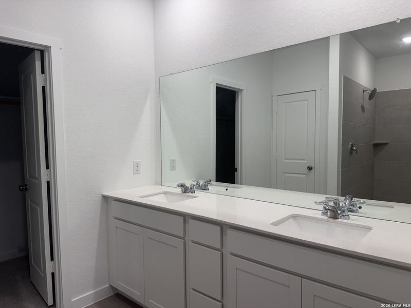 Furnished interior view inside a new home in Kyndwood, New Braunfels (Image 4).