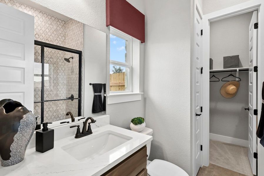 Representative furnished interior of a home built from the Oltorf by Scott Felder Homes in Foxbrook, Cibolo (Image 40).