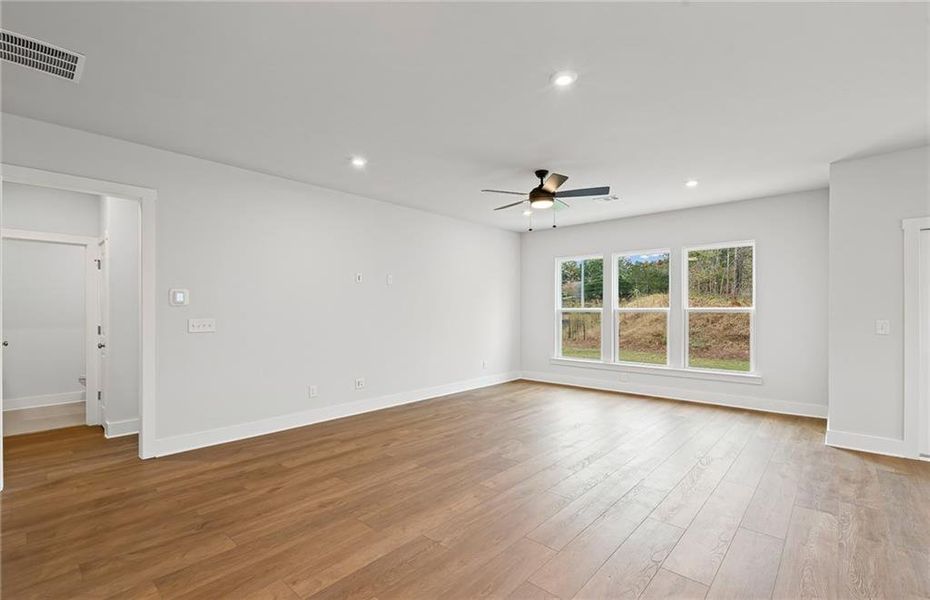 Spacious, unfurnished interior of a new home in Oakwood, Cumming (Image 41).