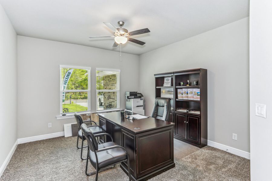 8705 Valhalla Dr MLS Size-32