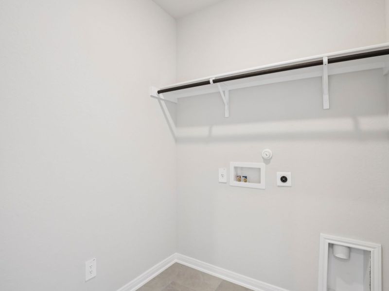 Spacious, unfurnished interior of a new home in Scenic Crest - Premier Series, Boerne (Image 21).