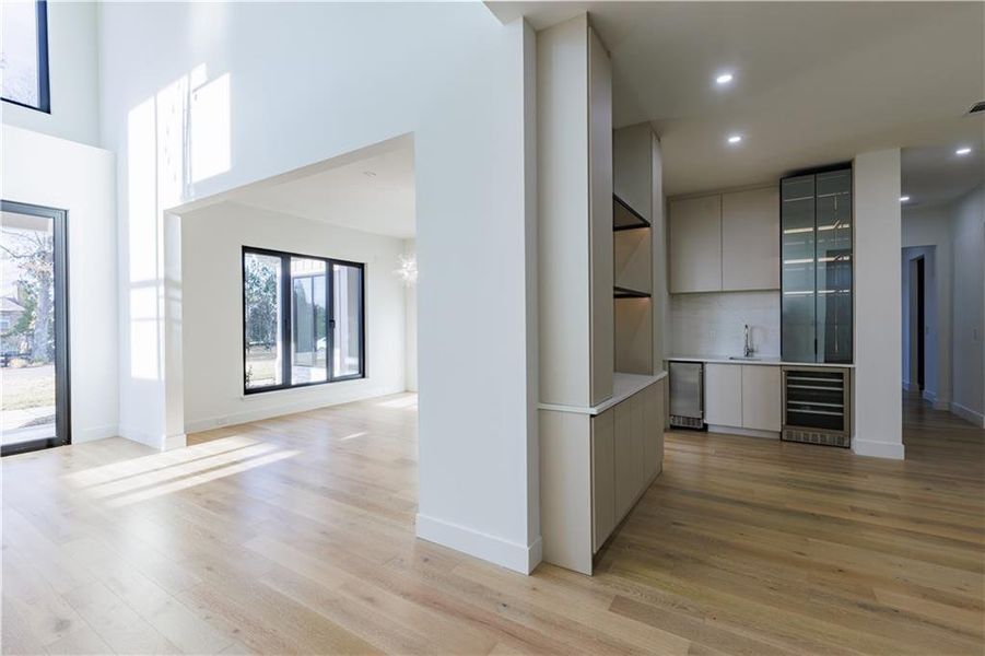 Spacious, unfurnished interior of a new home in , Suwanee (Image 75).