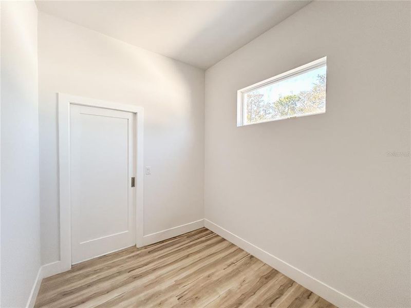 Spacious, unfurnished interior of a new home in , Crystal Beach (Image 9).