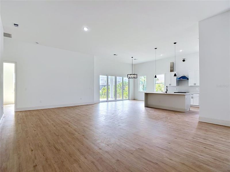 Spacious, unfurnished interior of a new home in , Port Charlotte (Image 23).