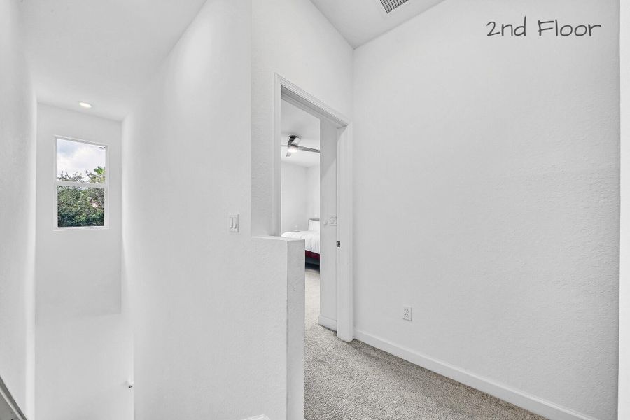 Spacious, unfurnished interior of a new home in , Port St. Lucie (Image 23).