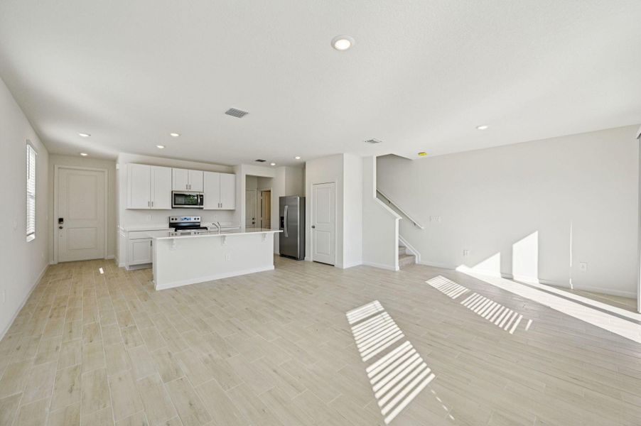 Spacious, unfurnished interior of a new home in Tidewater, Fort Pierce (Image 15).