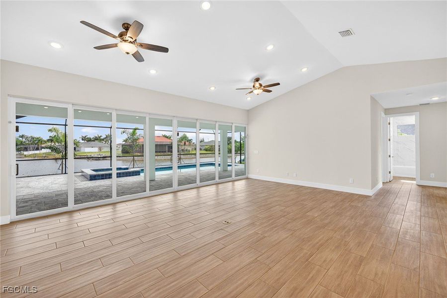 Spacious, unfurnished interior of a new home in Cape Coral, Cape Coral (Image 20). Spacious, unfurnished interior of a new home in Cape Coral, Cape Coral (Image 20).
