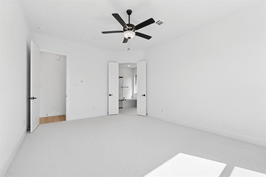 Spacious, unfurnished interior of a new home in , Mansfield (Image 21).
