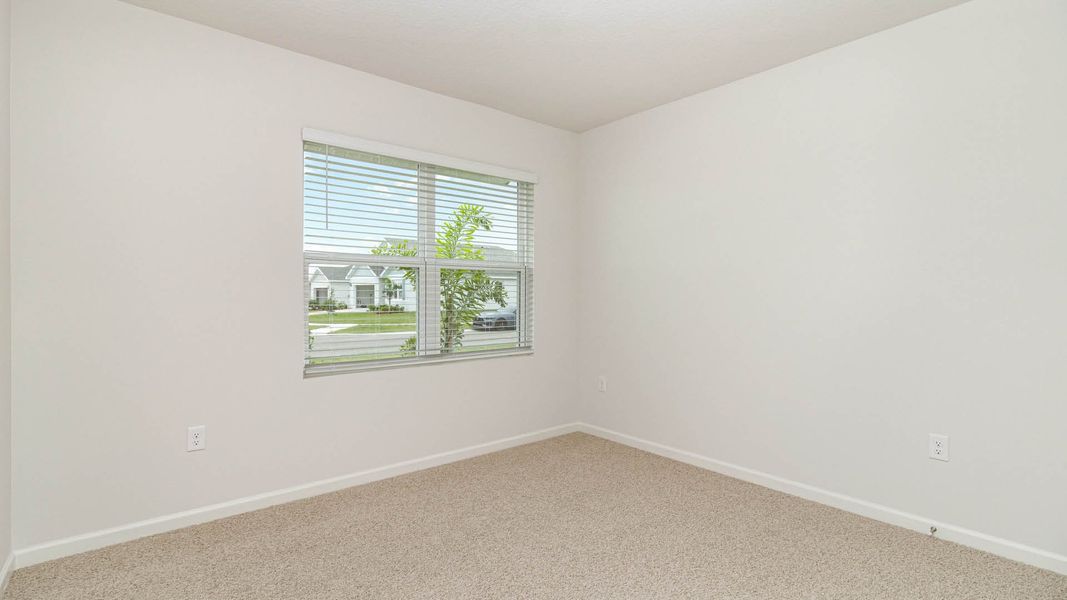 Spacious, unfurnished interior of a new home in Cypress Bay West, Palm Bay (Image 21).