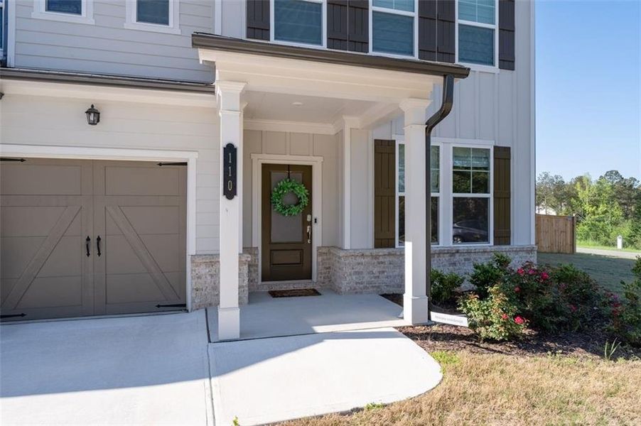 Exterior details and patio area of a home in , Dallas (Image 3).