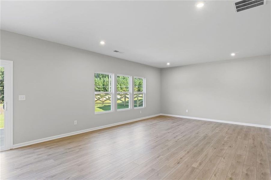 Spacious, unfurnished interior of a new home in Sage Woods, Dallas (Image 13). Spacious, unfurnished interior of a new home in Sage Woods, Dallas (Image 13).
