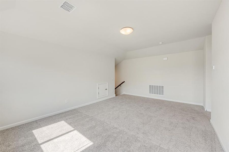 Spacious, unfurnished interior of a new home in Eagle Glen Elements, Alvarado (Image 13). Spacious, unfurnished interior of a new home in Eagle Glen Elements, Alvarado (Image 13).