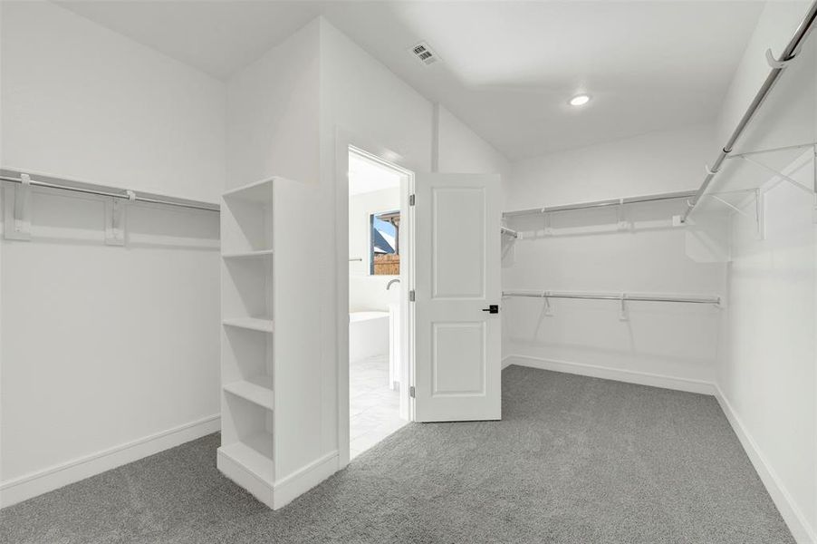 Spacious, unfurnished interior of a new home in Elevon, Lavon (Image 39).