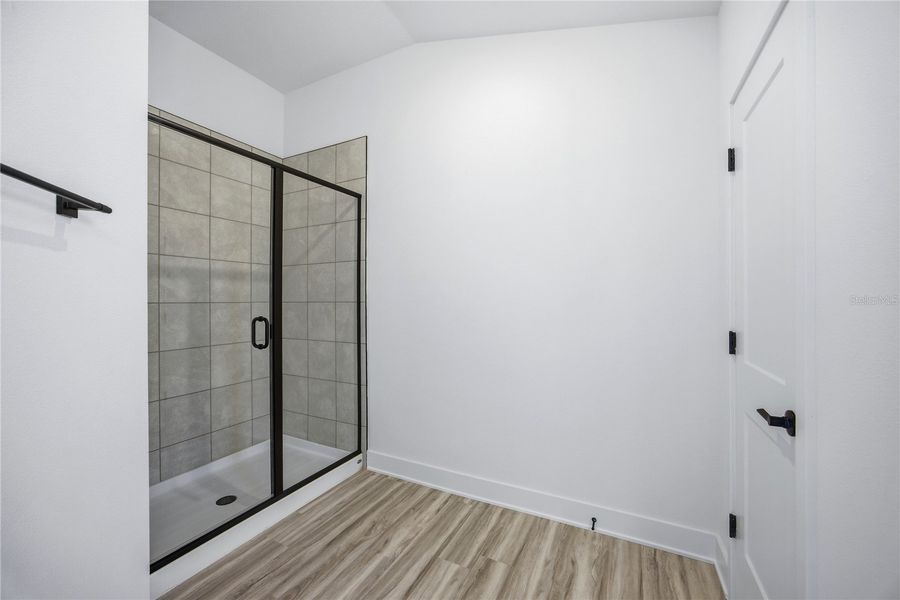 Spacious, unfurnished interior of a new home in Kirkland Farms, Alachua (Image 22).