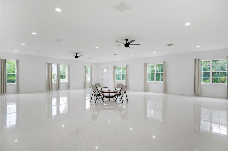 Image 33 of a home in . Image 33 of a home in .