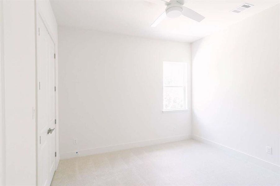 Spacious, unfurnished interior of a new home in , Weatherford (Image 16).