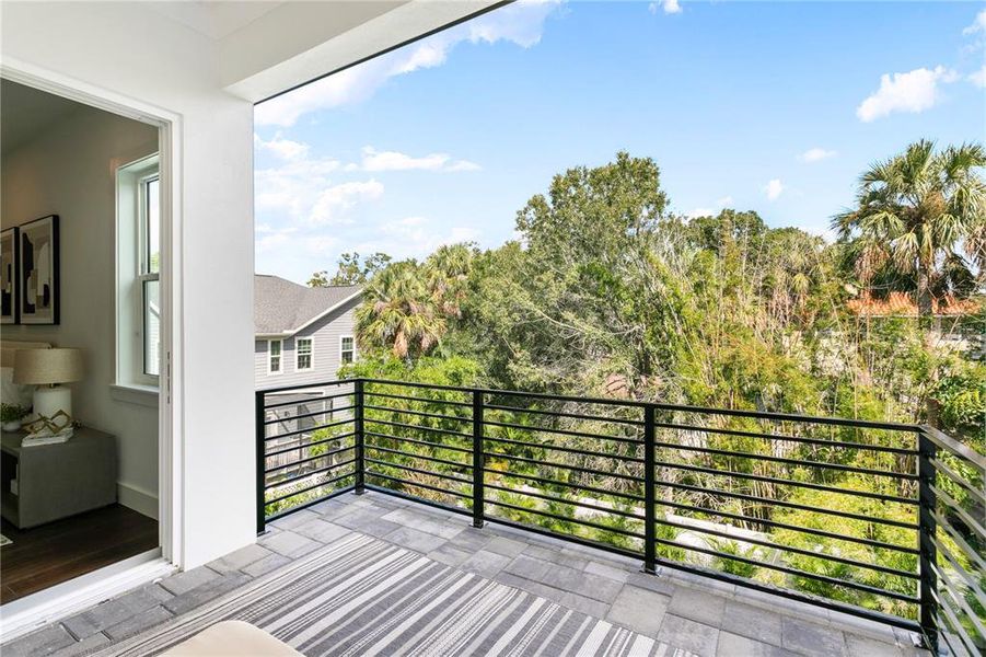 Exterior details and patio area of a home in , Tampa (Image 31).