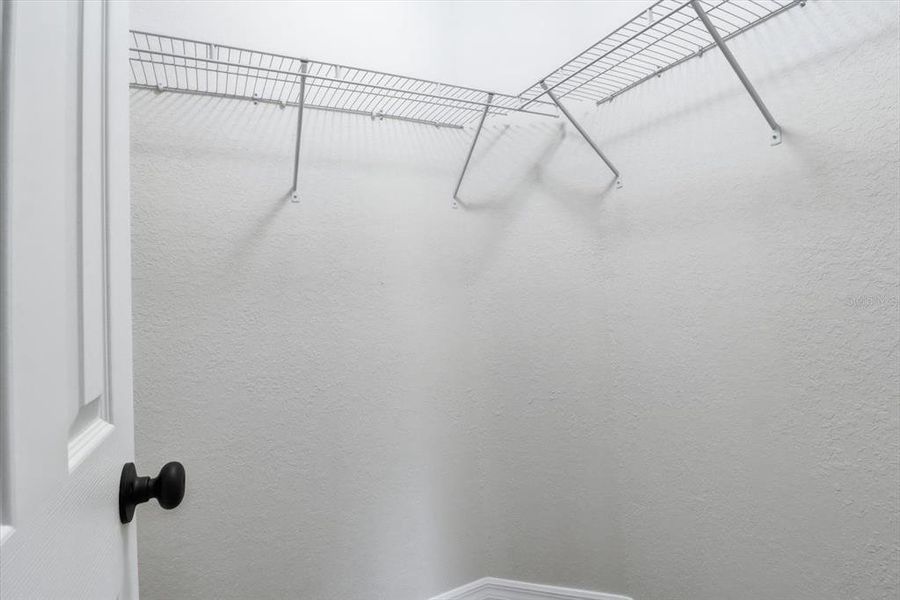 Spacious, unfurnished interior of a new home in , Ocala (Image 14).