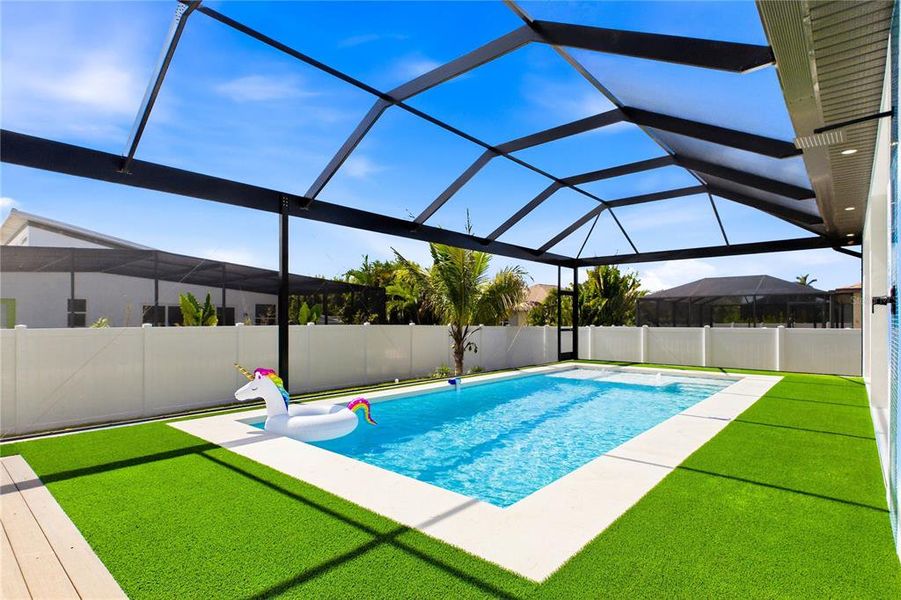 Exterior details and patio area of a home in , Cape Coral (Image 33).