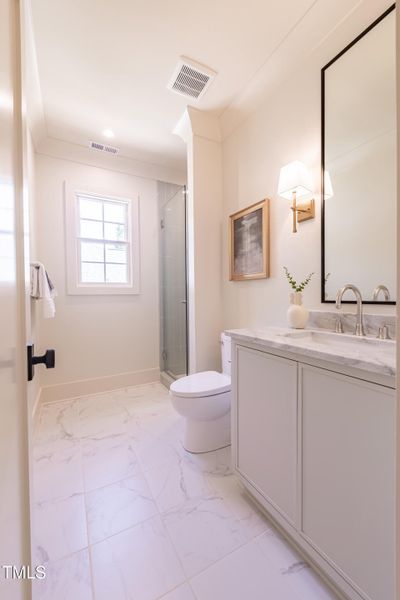 2E6A3232-HDR 2E6A3232-HDR