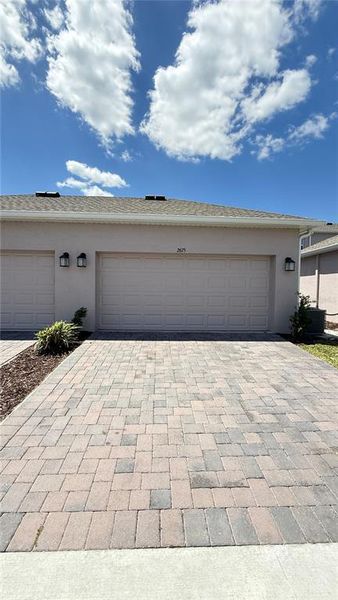 Exterior details and patio area of a home in , Kissimmee (Image 25).