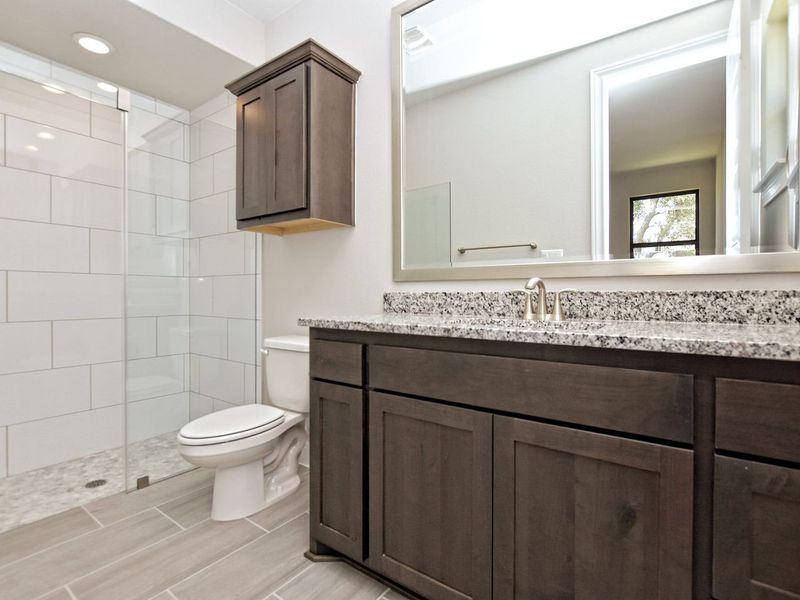 Representative furnished interior of a home built from the Avalon by Giddens Homes in Scofield Farms Estates, Georgetown (Image 99).