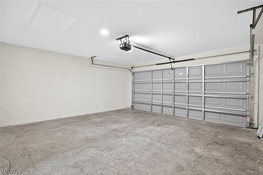 Spacious, unfurnished interior of a new home in Cape Coral, Cape Coral (Image 25). Spacious, unfurnished interior of a new home in Cape Coral, Cape Coral (Image 25).