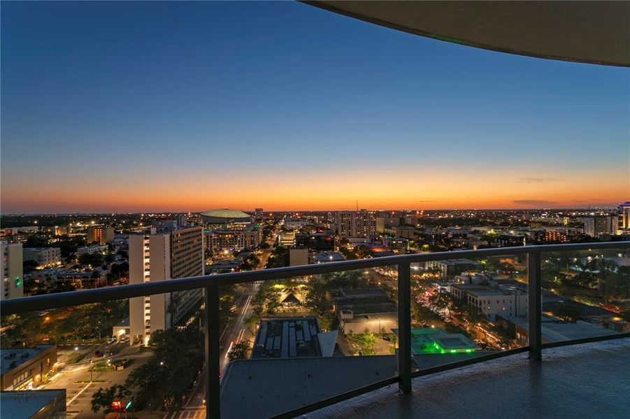 Condo located in St. Petersburg, FL showcasing its design and architecture (Image 21). Condo located in St. Petersburg, FL showcasing its design and architecture (Image 21).