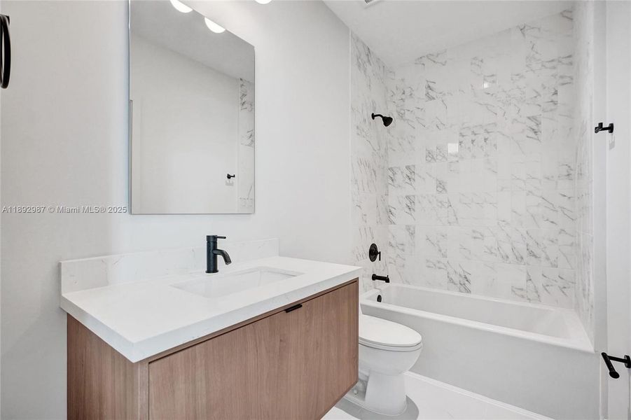 LARGE BEDROOM #2 WITH PRIVATE BATH. LARGE BEDROOM #2 WITH PRIVATE BATH.