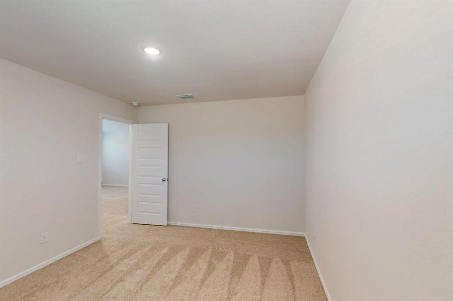 Spacious, unfurnished interior of a new home in Sagebrook, Argyle (Image 35). Spacious, unfurnished interior of a new home in Sagebrook, Argyle (Image 35).