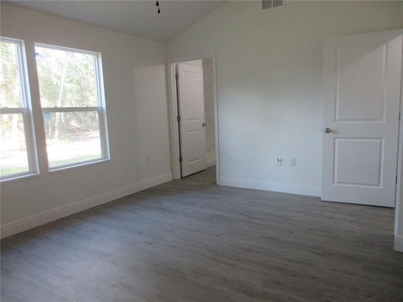 Spacious, unfurnished interior of a new home in , Ocklawaha (Image 14).