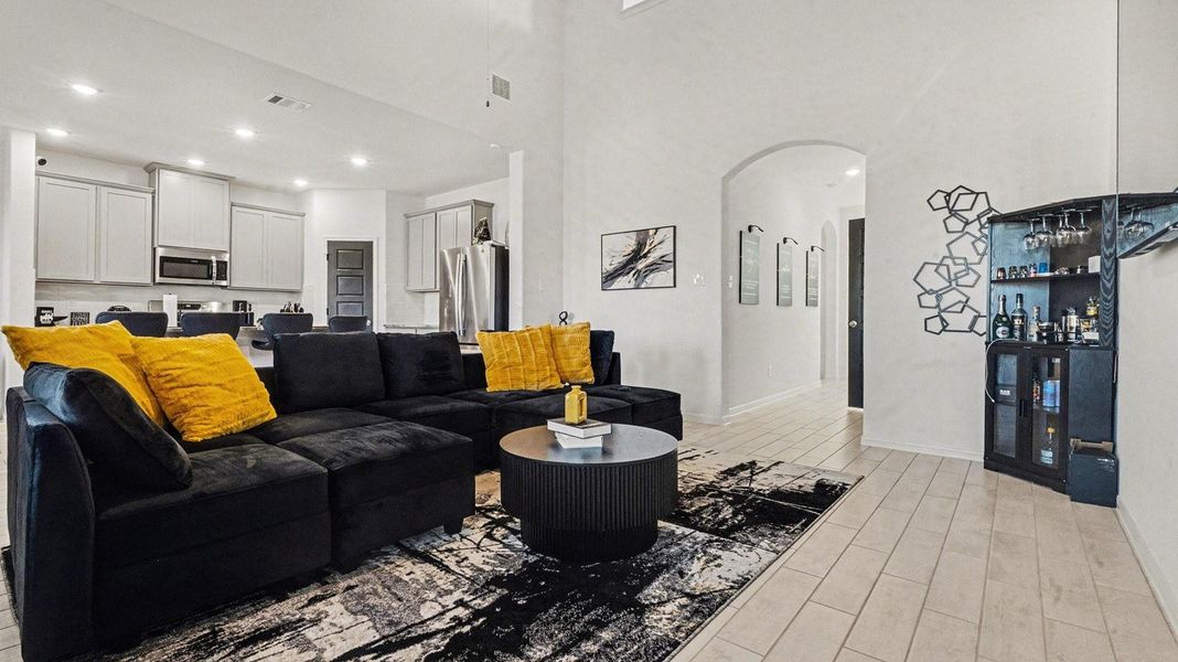 Furnished interior view inside a new home in , Baytown (Image 19).