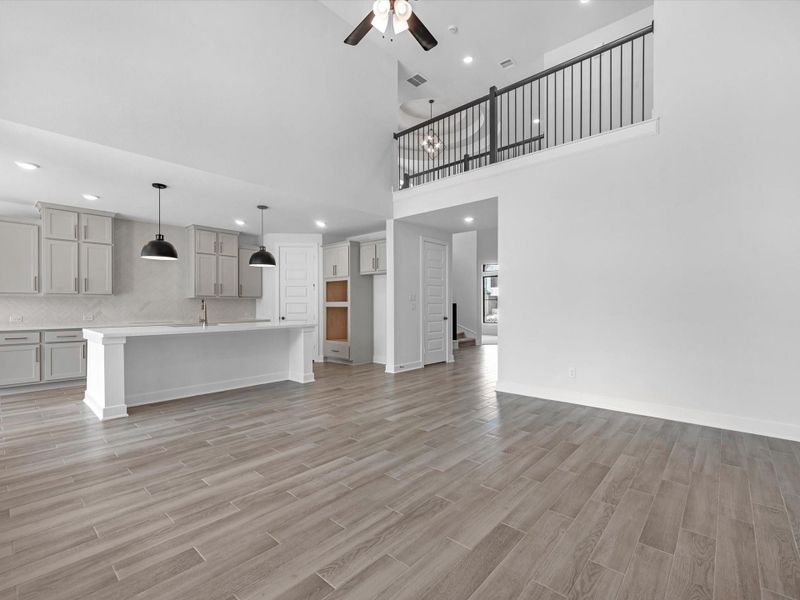 Representative image. Features, specifications, selections and colors may vary. Representative image. Features, specifications, selections and colors may vary.