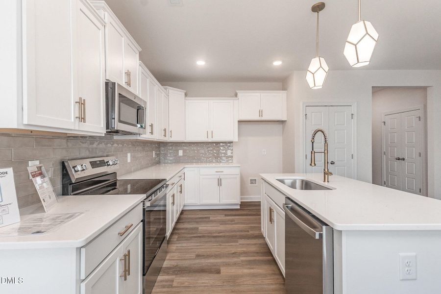 017_kv0a2475-edit_680