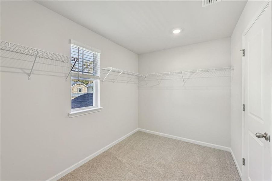Spacious, unfurnished interior of a new home in The Oaks at Dawson, Dawsonville (Image 15).