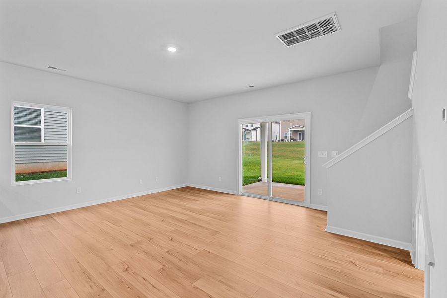 Spacious, unfurnished interior of a new home in Hanes Lake, Winston-Salem (Image 16).