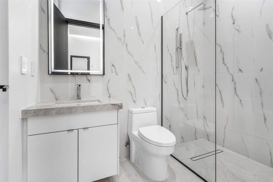 Furnished interior view inside a new home in , Parkland (Image 16).