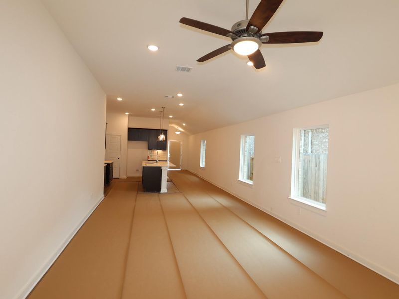 Spacious, unfurnished interior of a new home in Sorella, Tomball (Image 15). Spacious, unfurnished interior of a new home in Sorella, Tomball (Image 15).