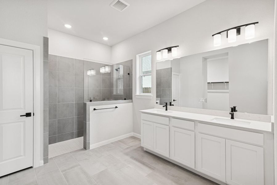 Furnished interior view inside a new home in Oakwood Estates, Waller (Image 11).
